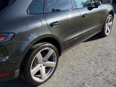 Used 2020 Porsche Macan S image 2