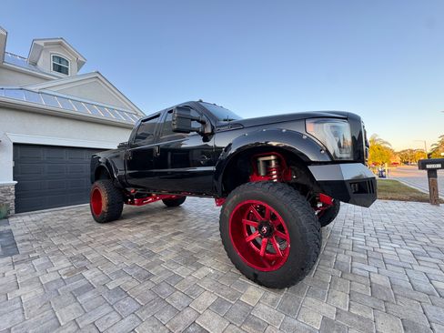 Used 2014 Ford F350 Platinum image 2