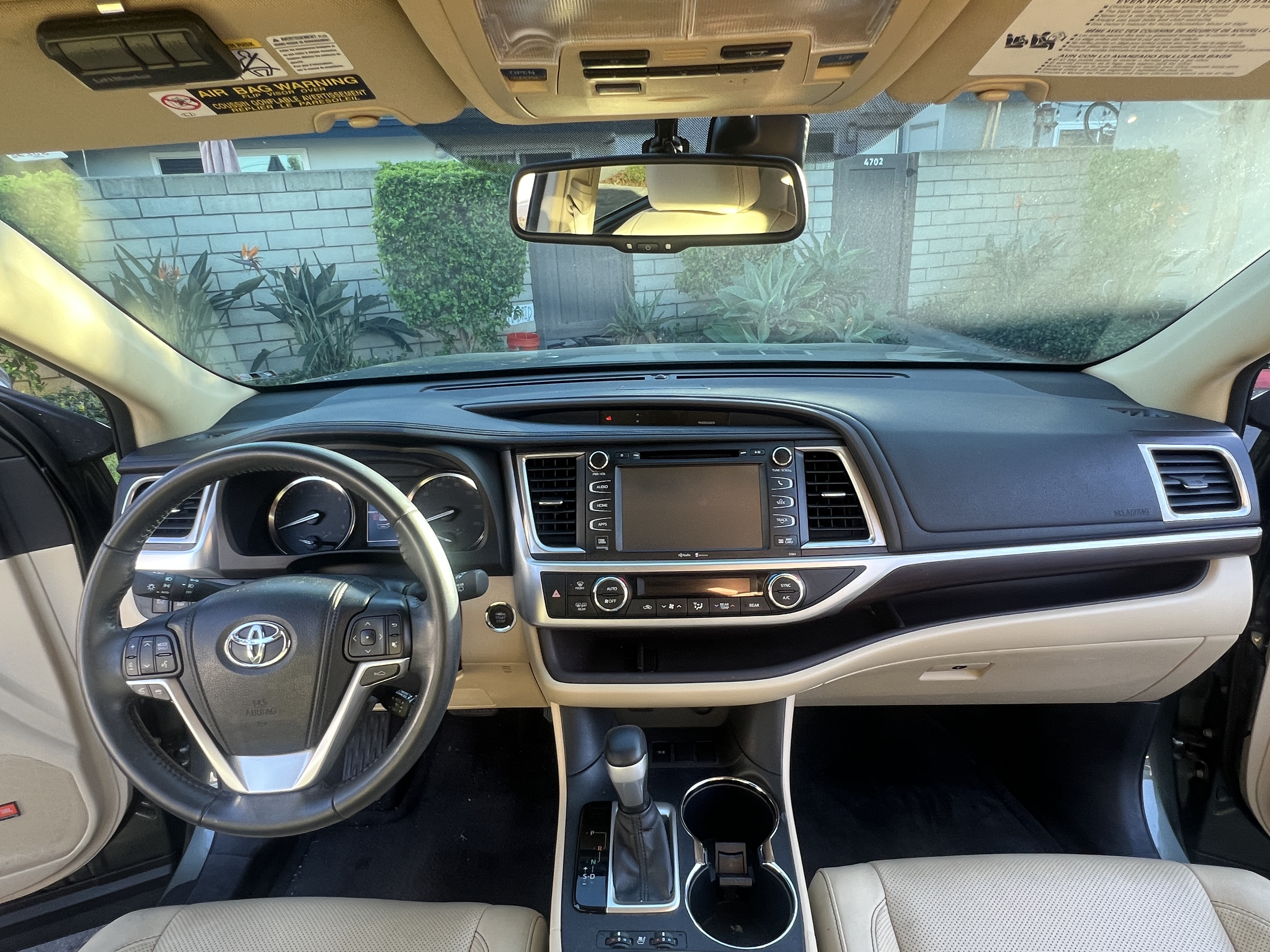 Used 2014 Toyota Highlander Limited w/ Driver Technology Package FWD image 10