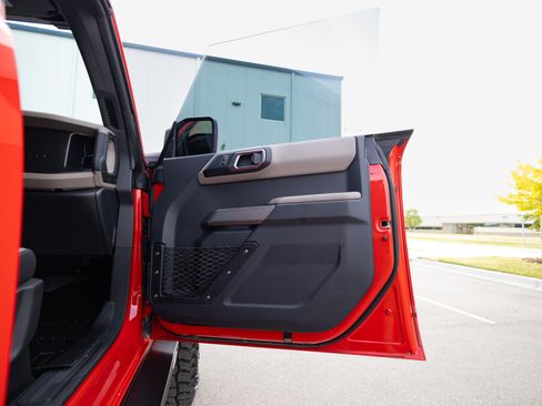 Used 2022 Ford Bronco Wildtrak image 25