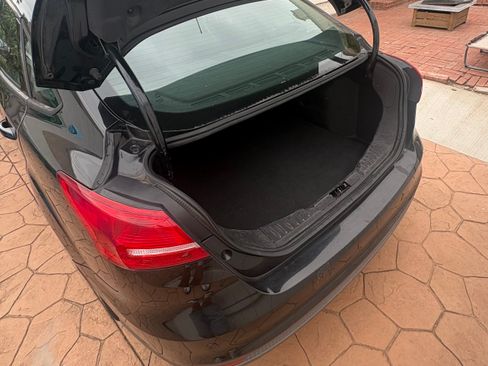 Used 2015 Ford Focus SE w/ Reverse Sensing Package FWD image 8