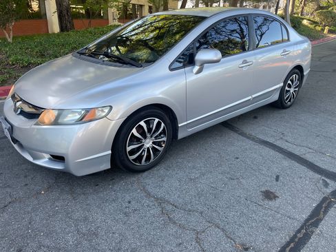 Used 2010 Honda Civic LX image 2