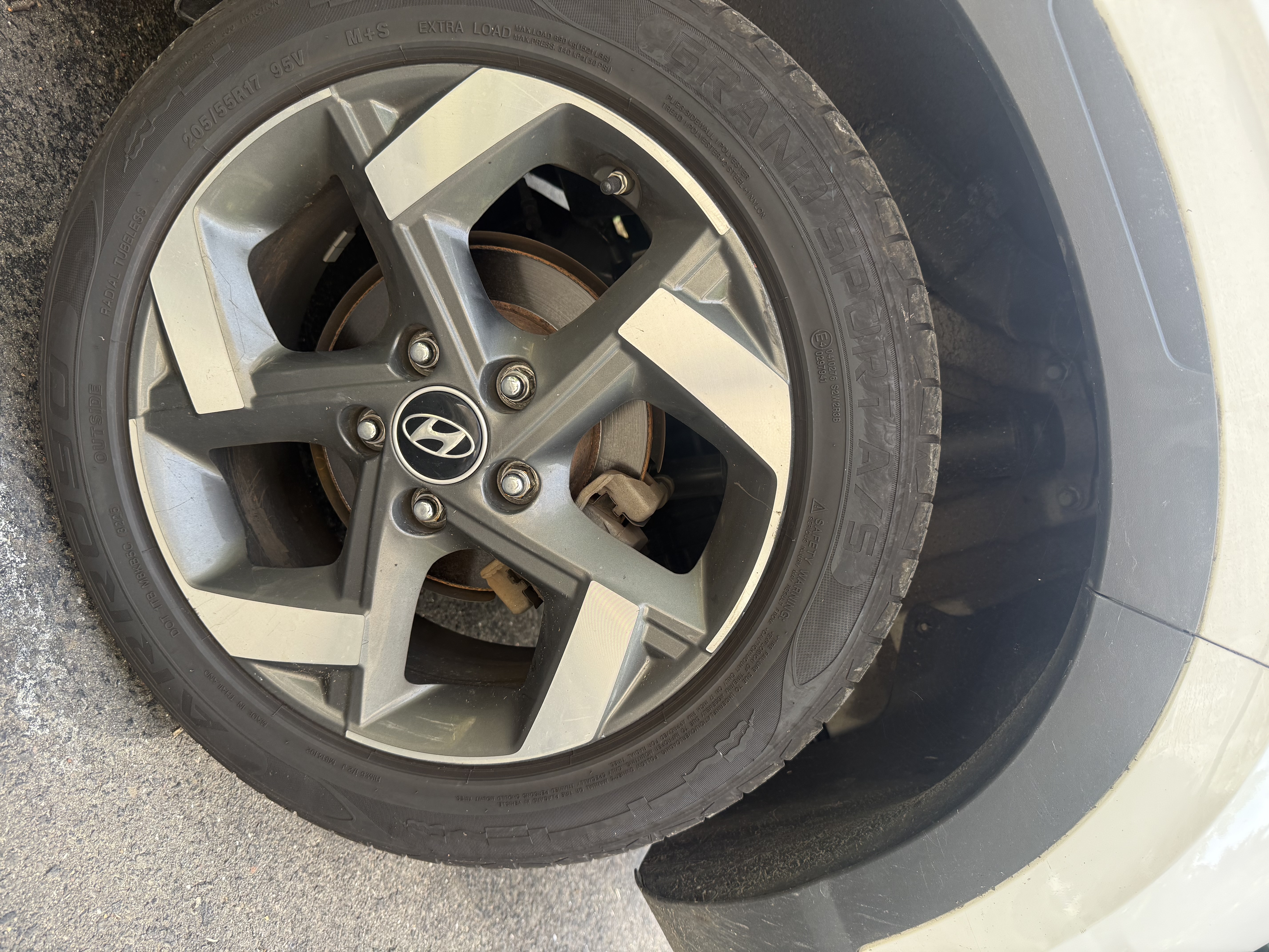 Used 2023 Hyundai Venue SEL w/ Cargo Package FWD image 11
