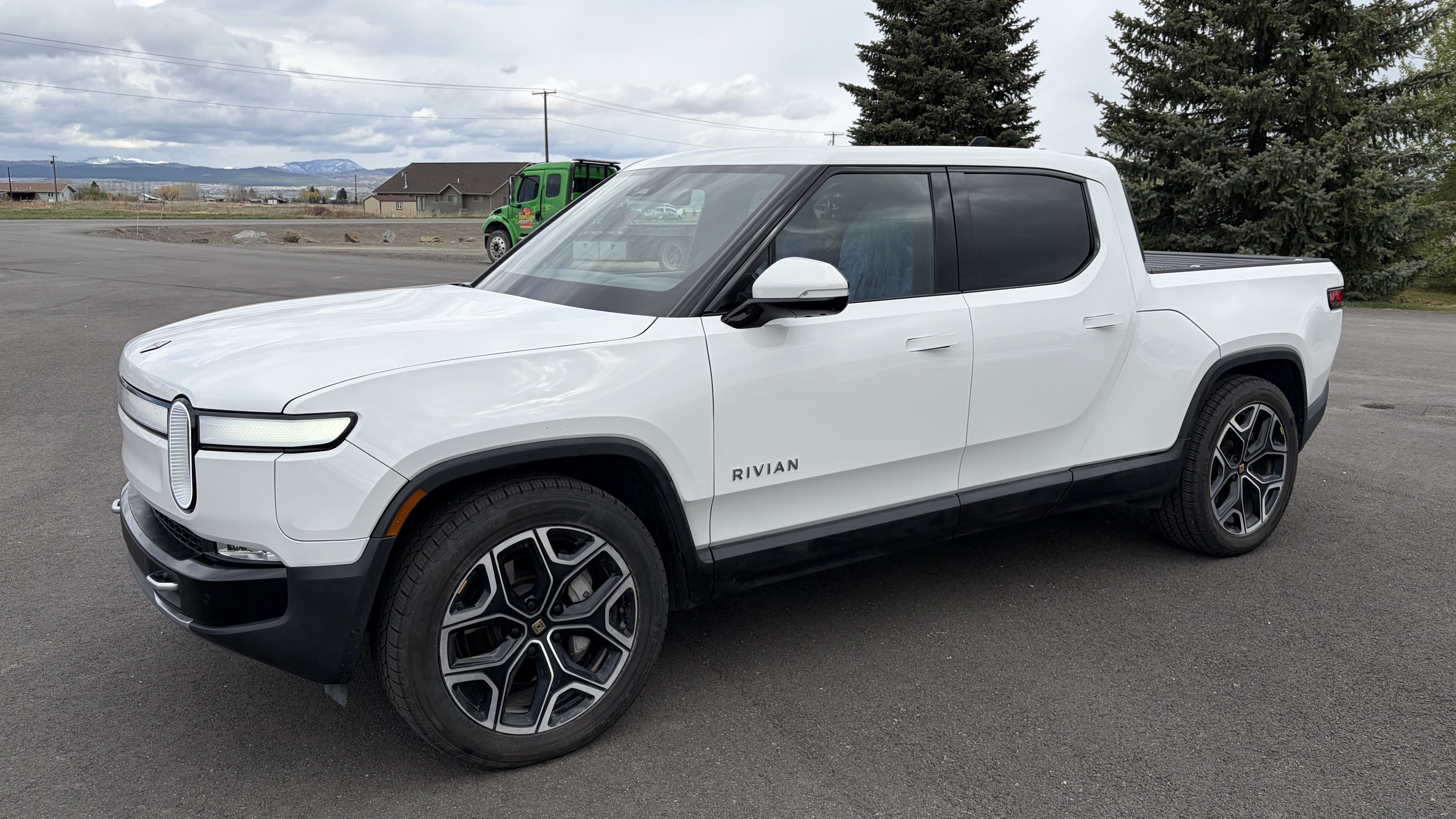 Used 2024 Rivian R1T Adventure Dual AWD/4WD image 1