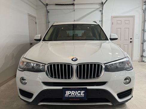 Used 2017 BMW X3 sDrive28i image 2