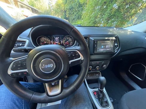 Used 2018 Jeep Compass Sport image 10