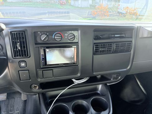 Used 2003 GMC Savana 3500 image 11