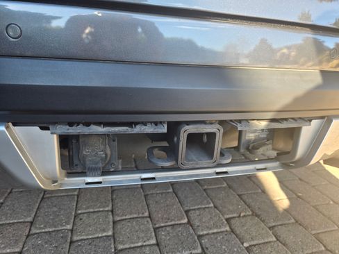 Used 2016 Ford Explorer Platinum image 6