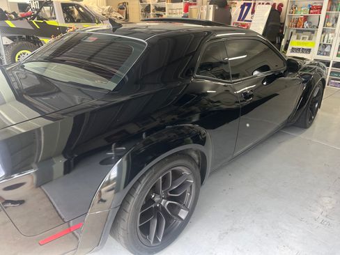 Used 2016 Dodge Challenger SRT Hellcat image 5