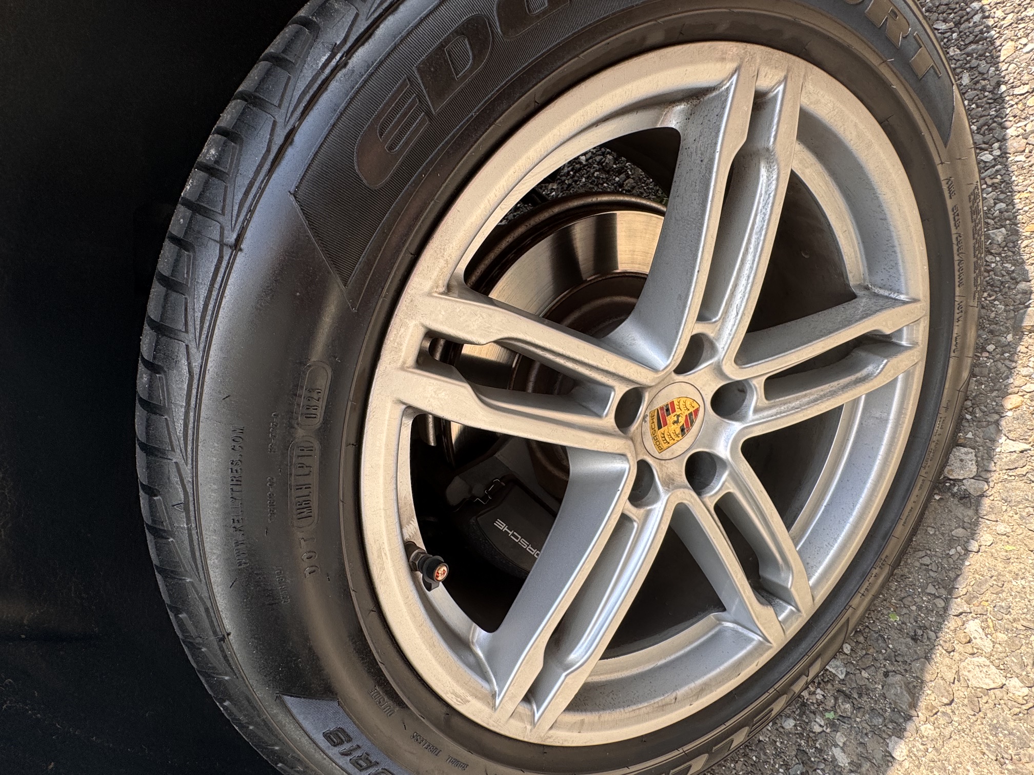 Used 2022 Porsche Macan AWD/4WD image 16