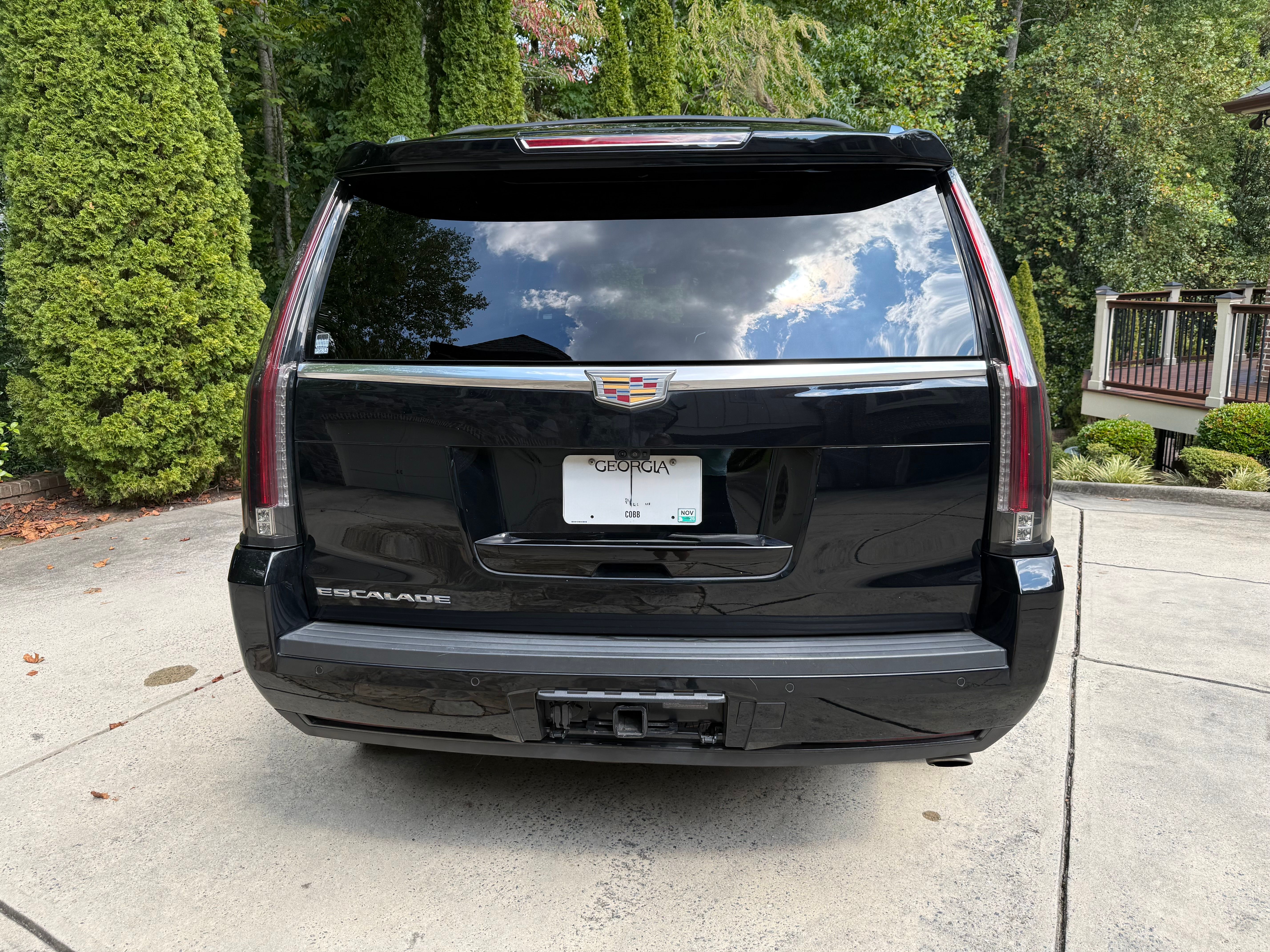 Used 2020 Cadillac Escalade Premium Luxury AWD/4WD image 4