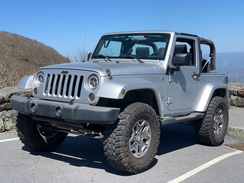 Used 2007 Jeep Wrangler Sahara AWD/4WD image 1