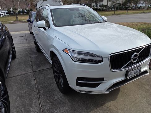 Used 2018 Volvo XC90 T5 Momentum image 11
