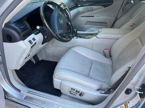 Used 2009 Lexus LS 460 RWD image 17