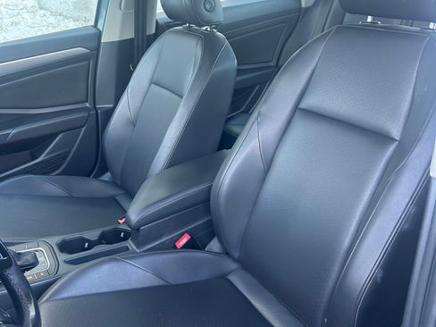 Used 2020 Volkswagen Jetta SE w/ SE Cold Weather Package image 10