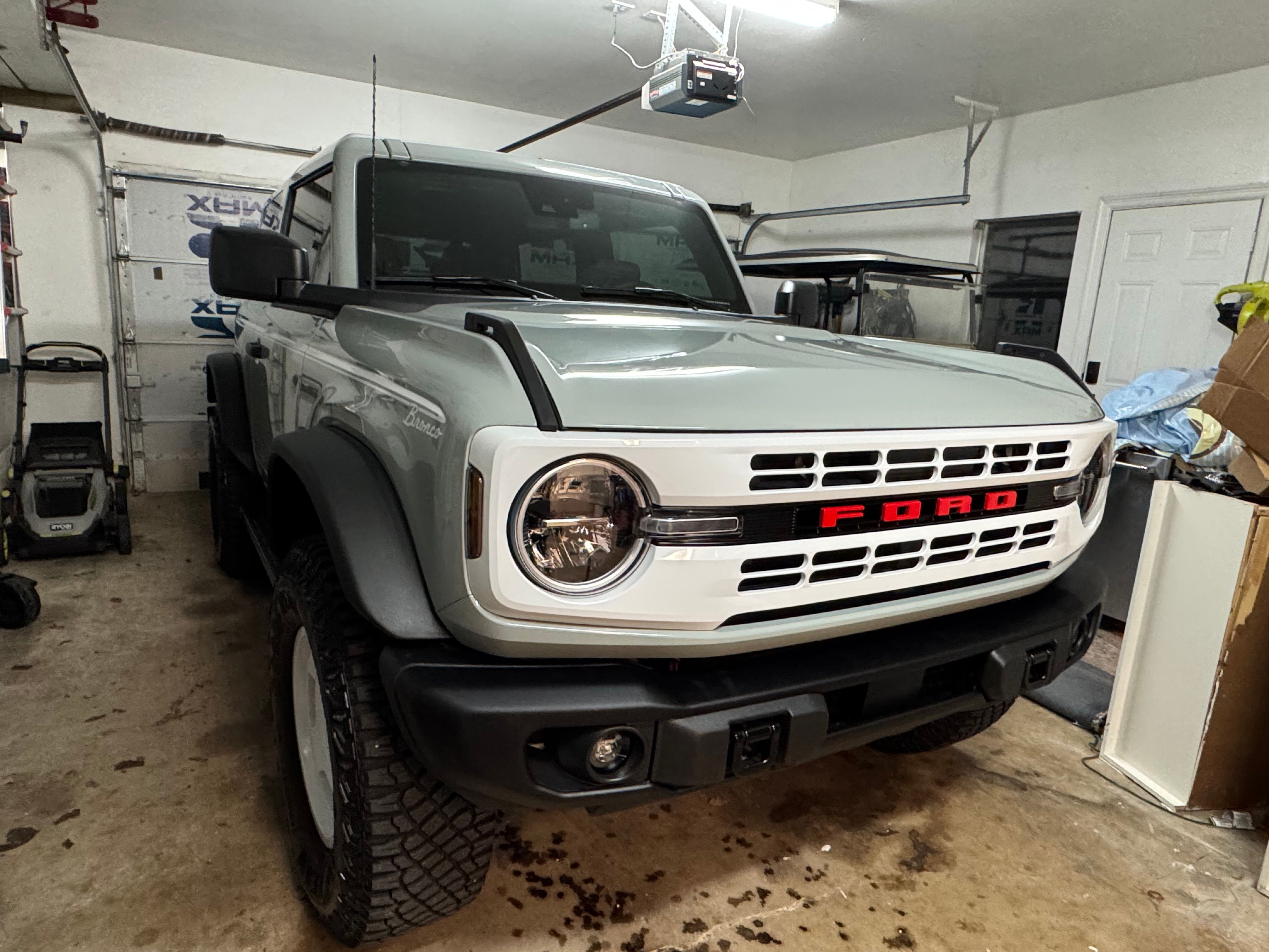 Used 2024 Ford Bronco Heritage Edition AWD/4WD image 1