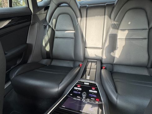 Used 2020 Porsche Panamera 4 image 8