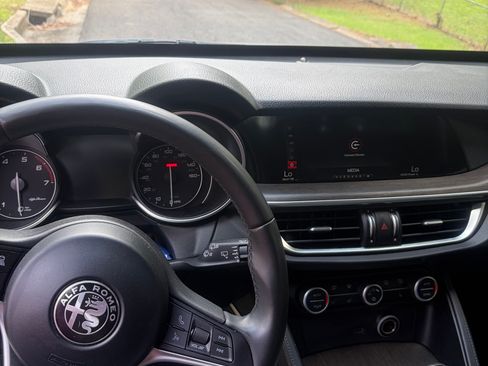 Used 2018 Alfa Romeo Stelvio Ti AWD/4WD image 1