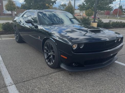 Used 2021 Dodge Challenger R/T Scat Pack image 6