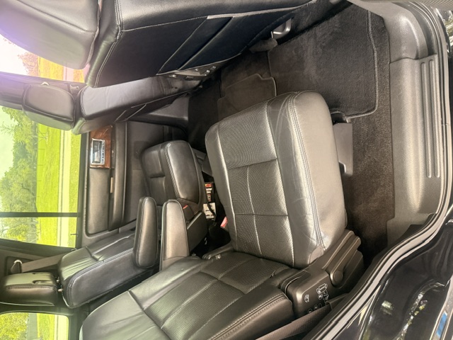Used 2011 Lincoln Navigator 2WD image 11