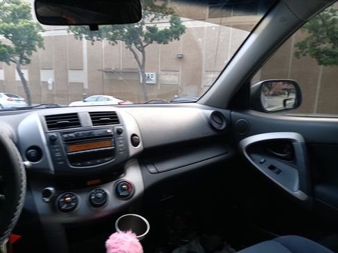 Used 2006 Toyota RAV4 Sport image 3