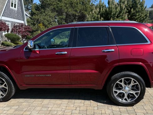 Used 2019 Jeep Grand Cherokee Overland AWD/4WD image 1