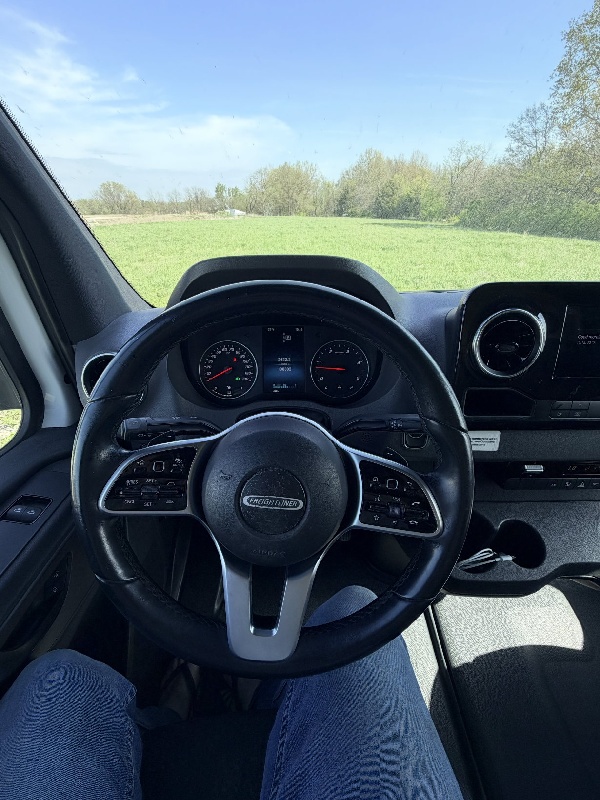 Used 2019 Freightliner Sprinter 170 RWD image 9