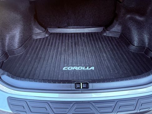 Used 2018 Toyota Corolla XLE image 30