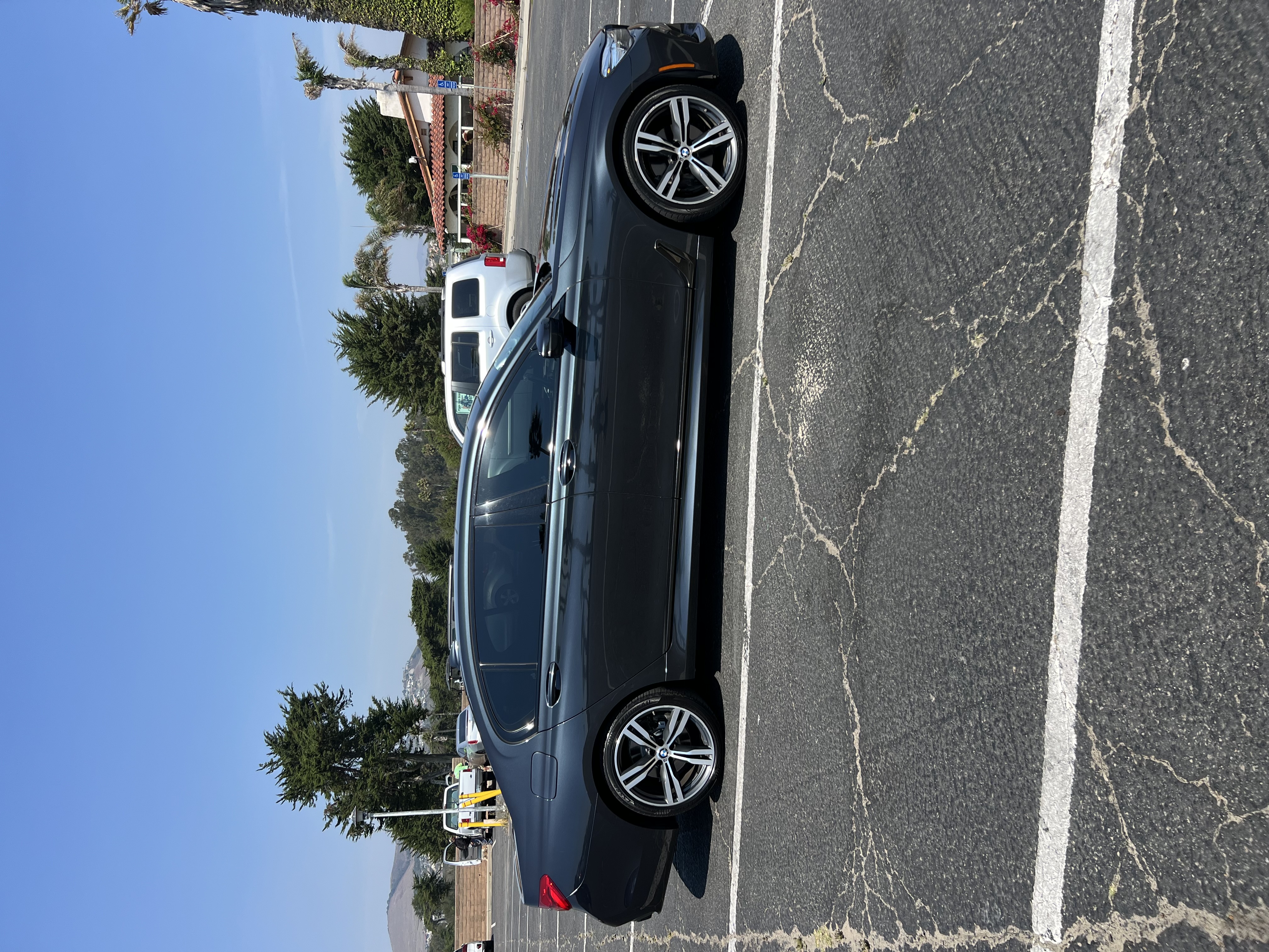 Used 2019 BMW 740i w/ M Sport Package RWD image 4