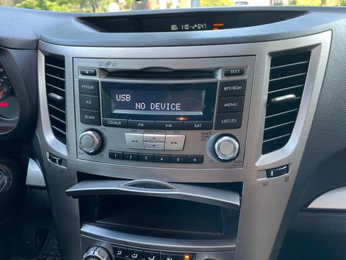 Used 2013 Subaru Legacy 2.5i Premium image 21