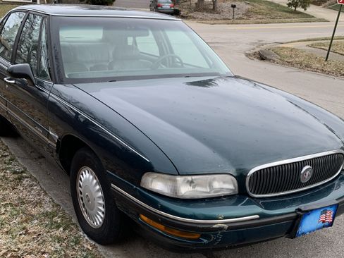 Used 1998 Buick Le Sabre Custom image 1