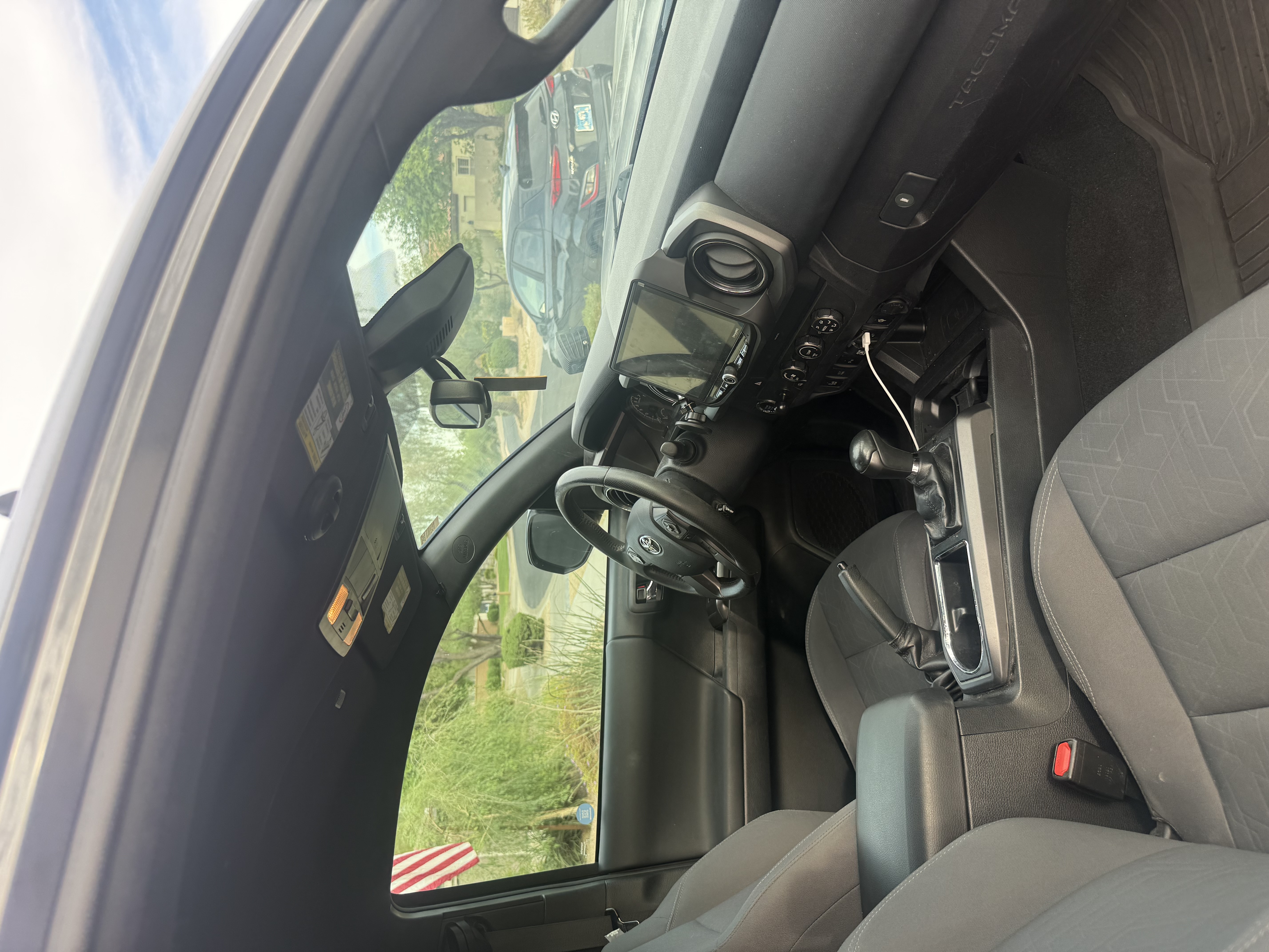 Used 2019 Toyota Tacoma TRD Sport w/ Technology Package RWD image 15