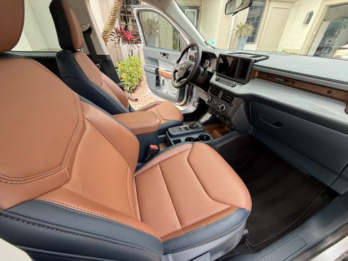 Used 2024 Ford Maverick Lariat image 6