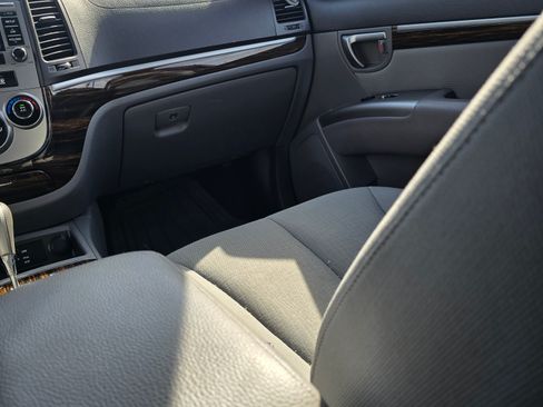 Used 2010 Hyundai Santa Fe GLS image 14