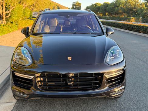 Used 2018 Porsche Cayenne Turbo S w/ Premium Package Plus image 2