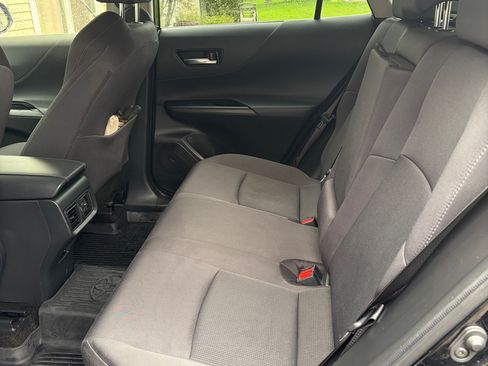 Used 2021 Toyota Venza LE AWD/4WD image 12