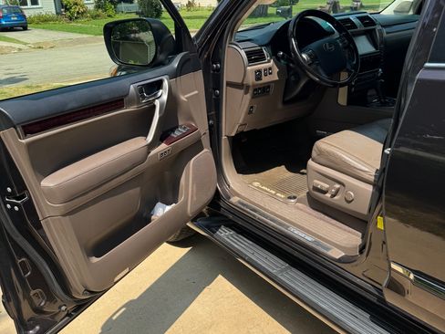 Used 2018 Lexus GX 460 Luxury AWD/4WD image 12
