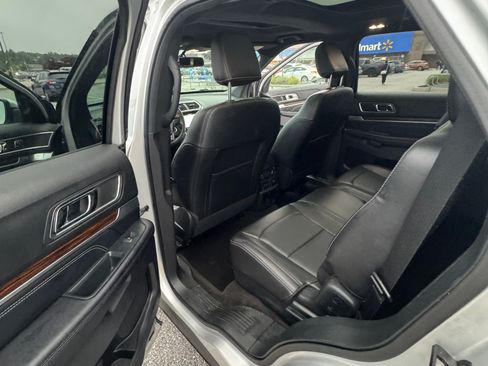 Used 2018 Ford Explorer Limited AWD/4WD image 16