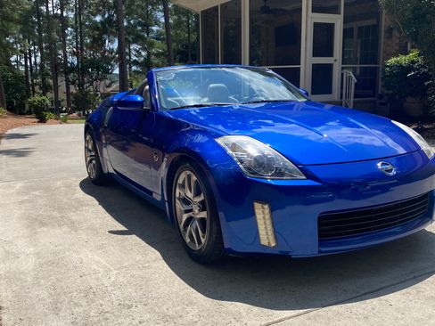 Used 2005 Nissan 350Z Touring RWD image 10