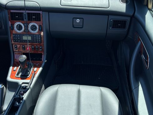 Used 2003 Mercedes-Benz SLK 320 image 25