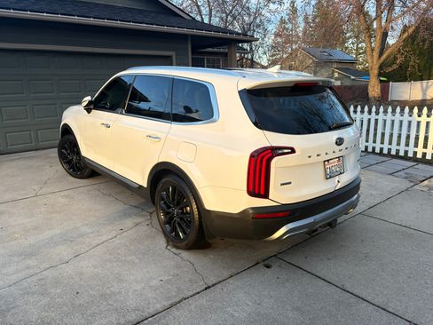 Used 2020 Kia Telluride SX w/ Towing Package image 4