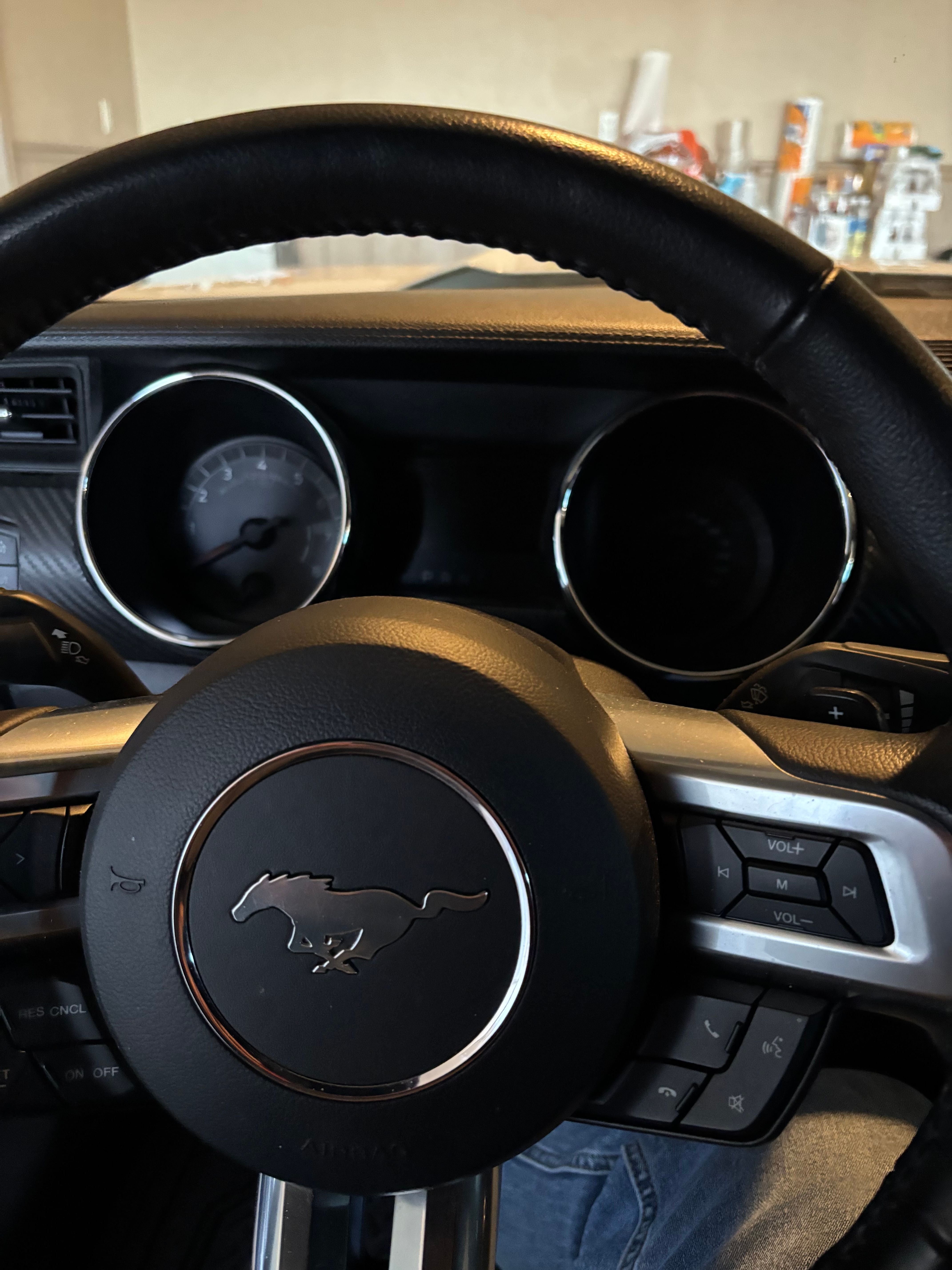 Used 2016 Ford Mustang Convertible w/ Equipment Group 051A RWD image 4
