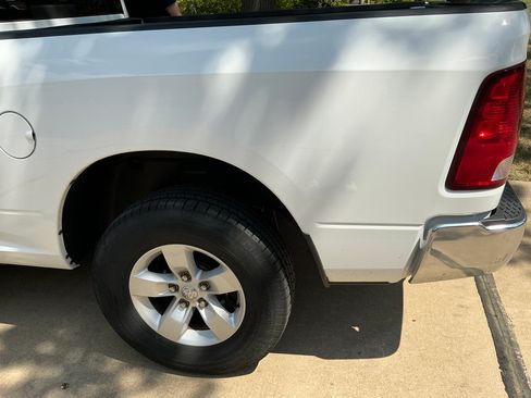 Used 2018 RAM 1500 Classic SLT AWD/4WD image 21