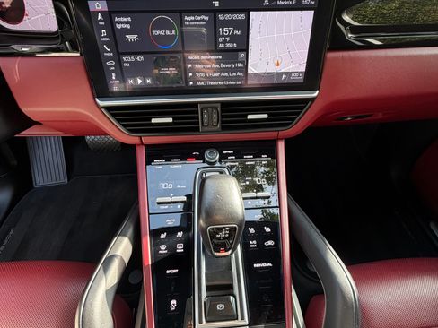 Used 2019 Porsche Cayenne image 15