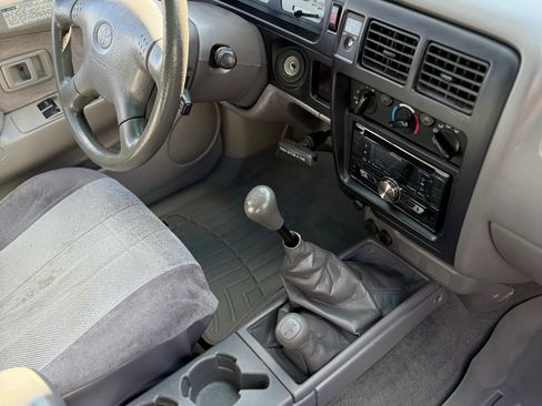Used 2002 Toyota Tacoma 4x4 Xtracab V6 image 8