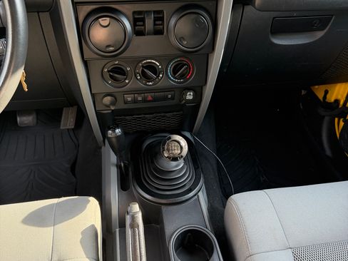 Used 2009 Jeep Wrangler Rubicon w/ Dual Top Group AWD/4WD image 12