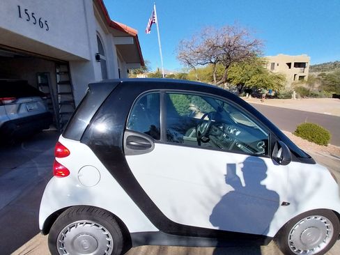 Used 2014 smart fortwo pure image 4