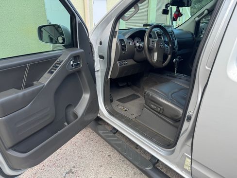 Used 2017 Nissan Frontier PRO-4X w/ Pro-4x Luxury Package image 11