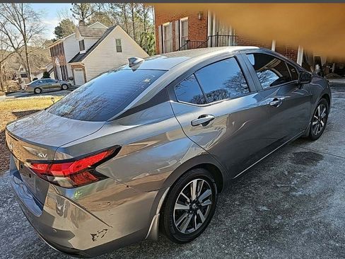Used 2020 Nissan Versa SV image 11