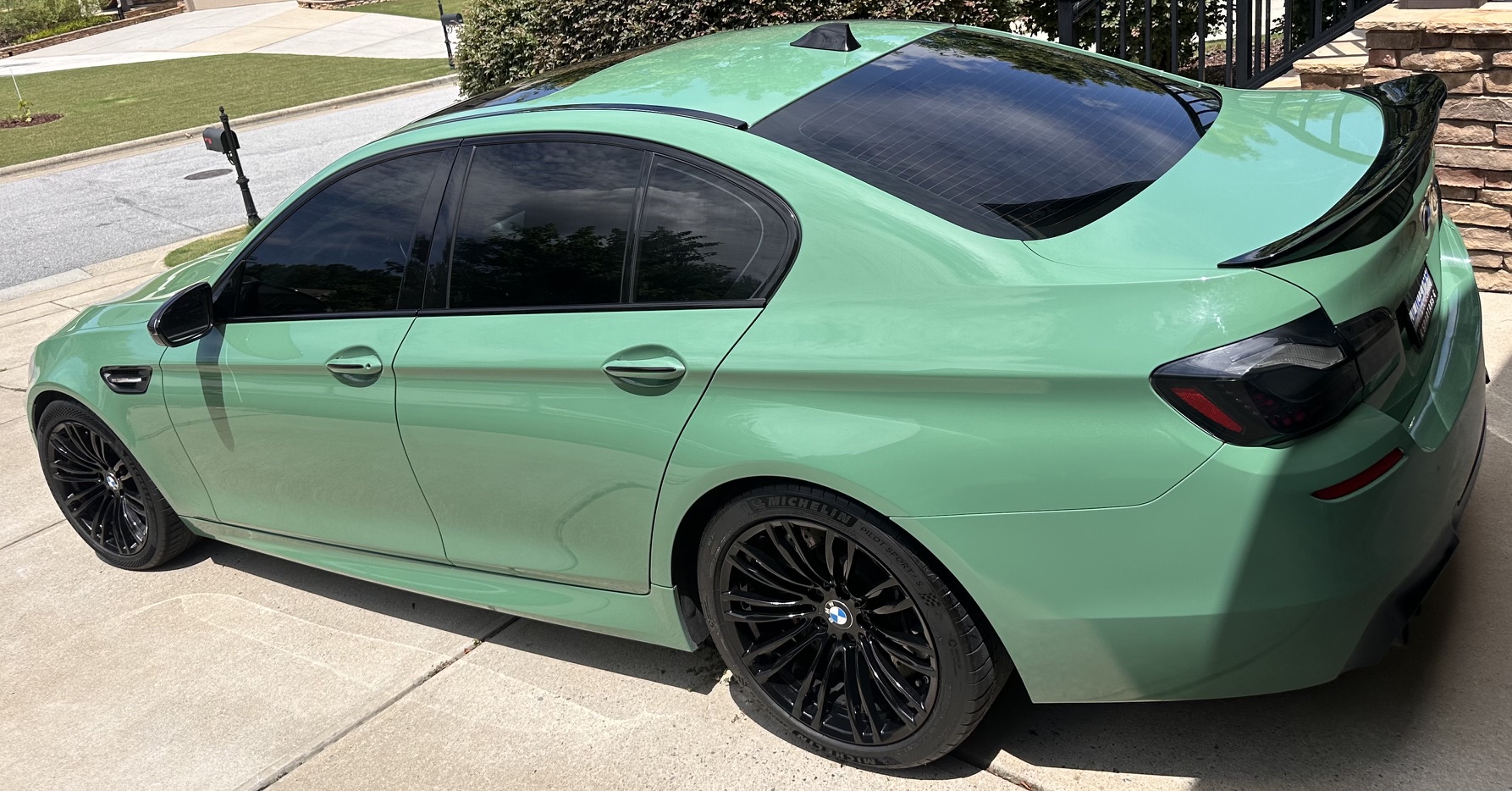 Used 2014 BMW M5 RWD image 2